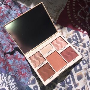 CoverFX face palette in medium/deep